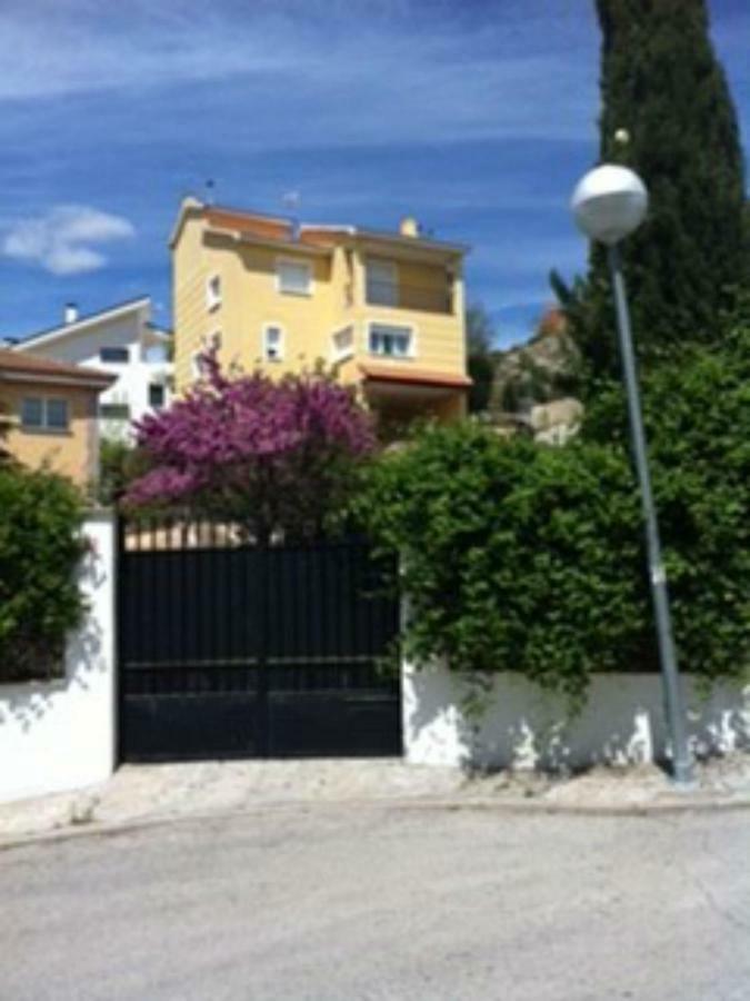 Chalet Con Piscina En Aranjuez Exterior photo